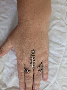 🌸 Botanical Leafs Two Finger Double Ring in Silver